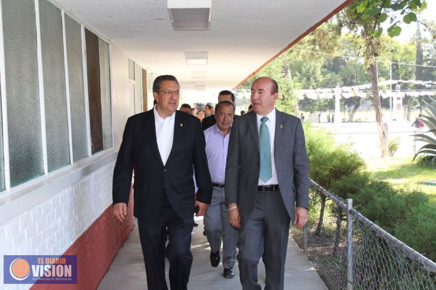 Wilfrido Lázaro y Secretario de Educación, verificaron condiciones del internado “España-México