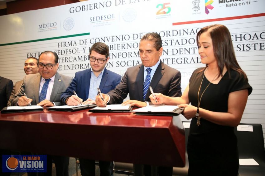 Firman Silvano Aureoles y Sedesol convenio para focalizar beneficios de programas sociales