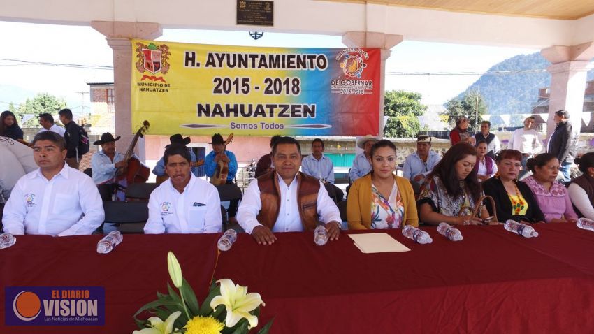  Inauguran Plaza Pública, en Turícuaro: Miguel Prado