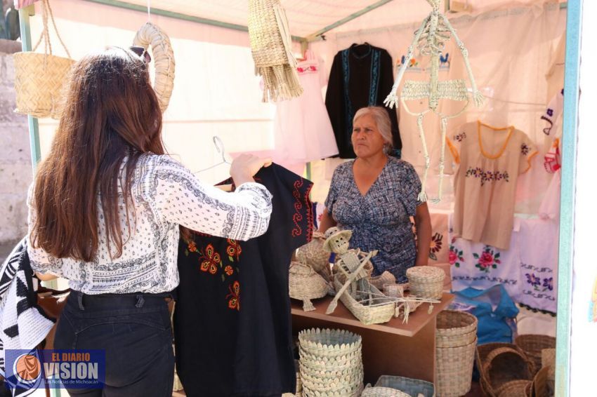 Amplía IAM escaparates artesanales; apertura la Villa Michoacana