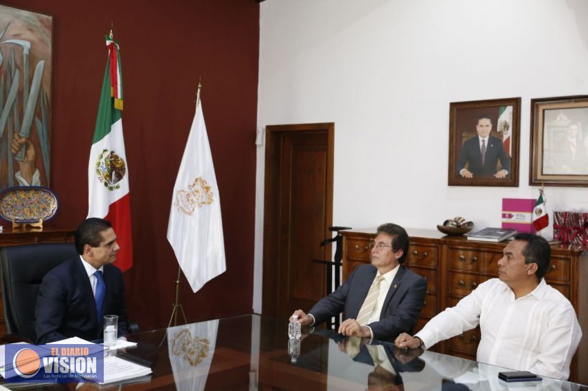 Mantiene Gobernador gestión de recursos extraordinarios en favor de la UMSNH