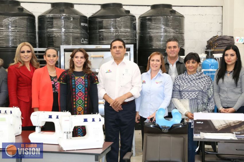 Entrega Gobernador más de 16 mdp en apoyos de programas para DIF municipales