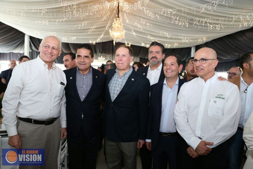 Gobiernos y sector productivo juntos para impulsar a Michoacán: Gobernador 