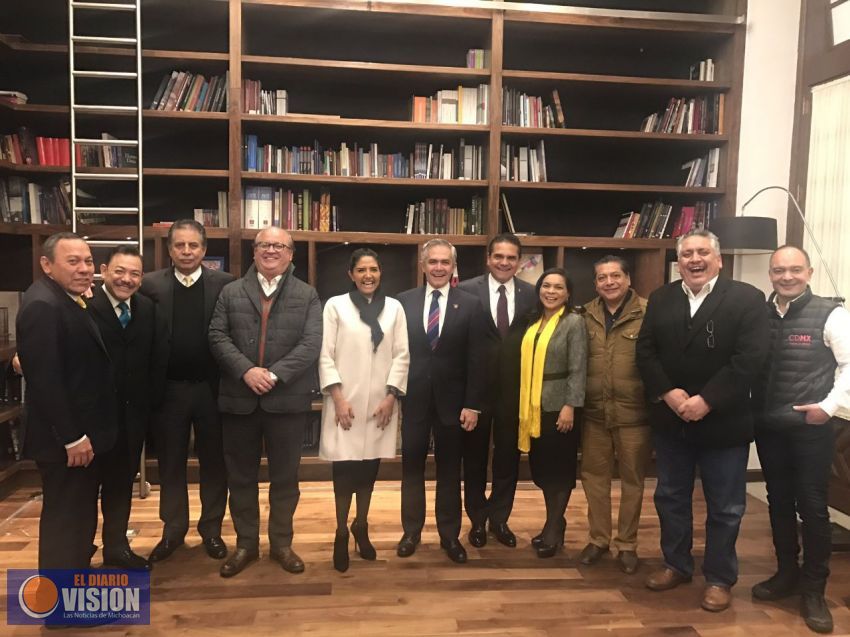 Silvano Aureoles declina por Mancera; PRD cierra filas en torno a Miguel Ángel 