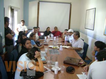 Durante una reunión, el gremio periodístico de Uruapan, acordó otorgar diez reconocimientos. 