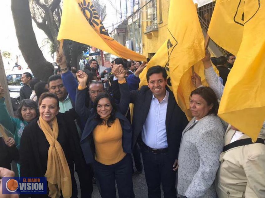 Antonio García Conejo se registra como precandidato al Senado por Michoacán