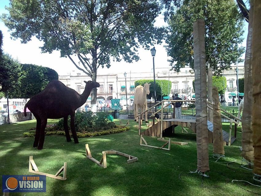 Inicia la Instalación de Villas Navideñas en Plazas Públicas de Morelia.