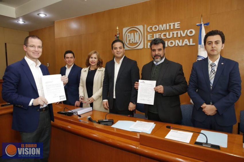 Ricardo Anaya se registra como precandidato del PAN a la presidencia de la República