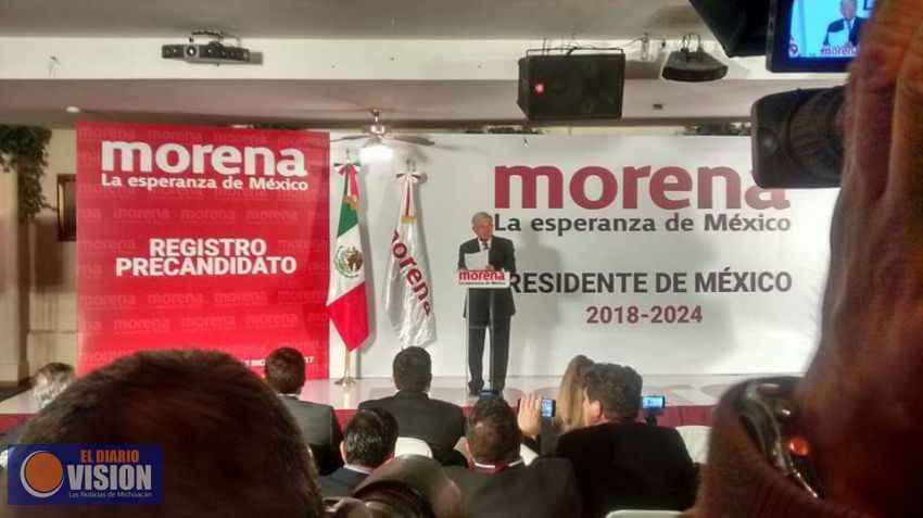 AMLO se registra como precandidato a la Presidencia de la República por Morena 