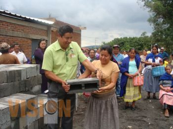 Habitantes de Chilchota mejoran sus condiciones de vida