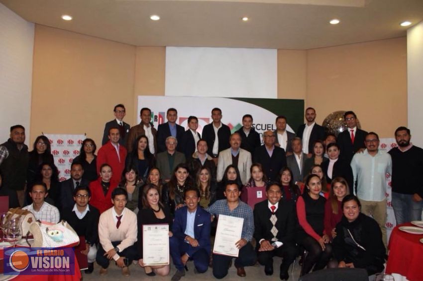 Egresa segunda generación de cuadros de Morelia del PRI 
