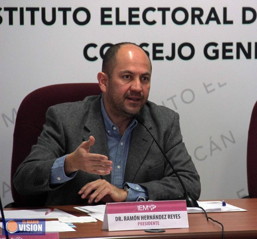 Rinde su informe anual el Consejero Presidente del IEM