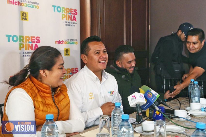 Comprome Carlos Torres Piña mayor apoyo a los municipios, como buen gestor de recursos 