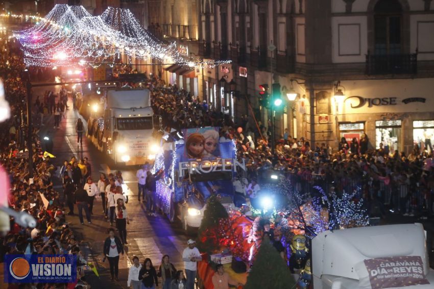 Miles de familias disfrutan de la Caravana del Día de Reyes 2018
