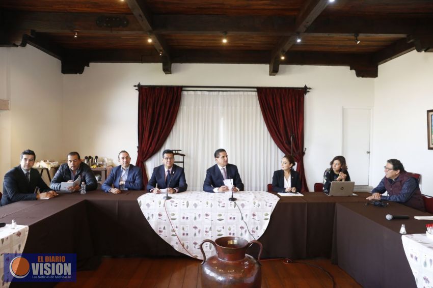 Revisa Gobernador agenda estratégica de Michoacán