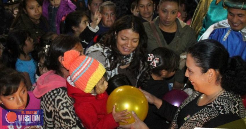 Caravana de bienvenida a los Reyes Magos en Paracho