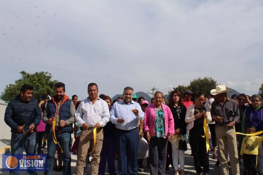 Alcalde Jesús Mora inaugura puente vehicular en la colonia 