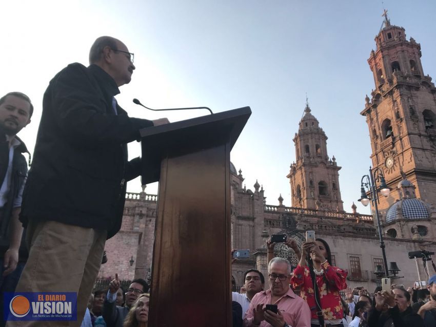 Me voy con la cabeza en alto del PRI: Fausto Vallejo Figueroa