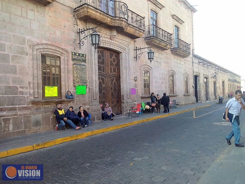 Sindicatos toman Presidencia Municipal de Morelia