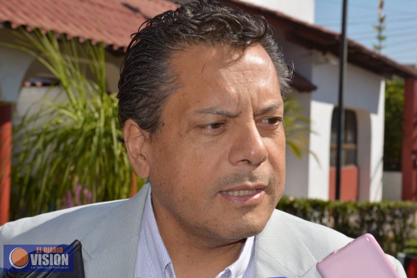 Fausto Vallejo sigue en la mesa: Javier Valdespino 