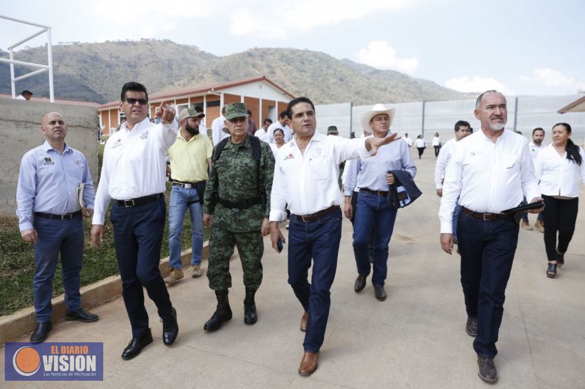 Supervisa Silvano Aureoles avances del Complejo Administrativo y Policial Regional de Coalcomán