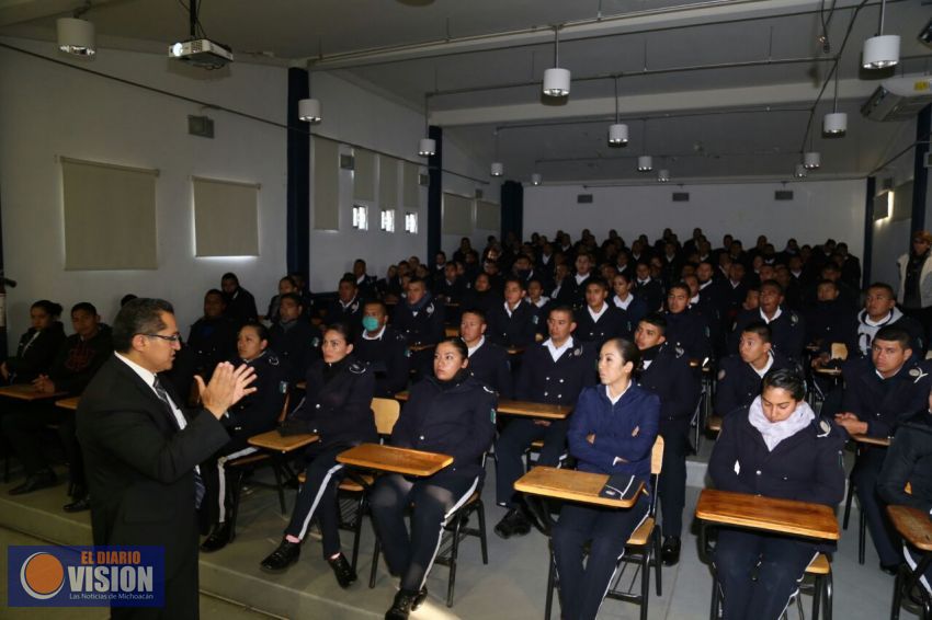 El IEESSPP imparte conferencia Actuación Policial Ante la Víctima