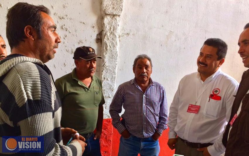 Exhorta Roberto Carlos a productores y trabajadores del campo prepararse para acceder a apoyos
