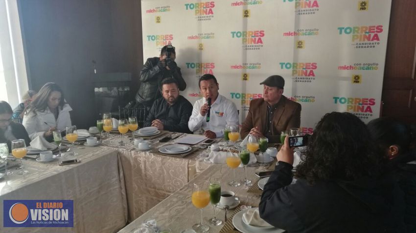Michoacán necesita vivir en paz: Carlos Torres Piña