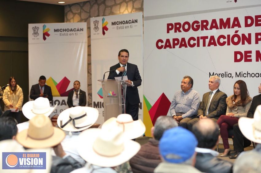 Anuncia Gobernador plan de desarrollo para el fortalecimiento del mezcal 