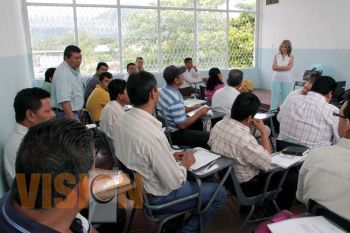 IEM brinda capacitaciones en Apatzingán