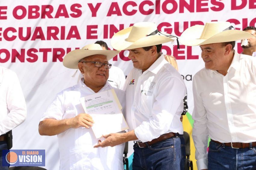 Entrega Gobernador Parque Lineal de Huetamo y acciones agropecuarias por 20 mdp