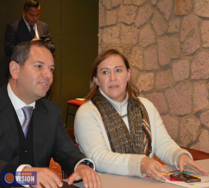Presentó Directora del DIF su carta de intención para contender por la Alcaldía de Zitácuaro