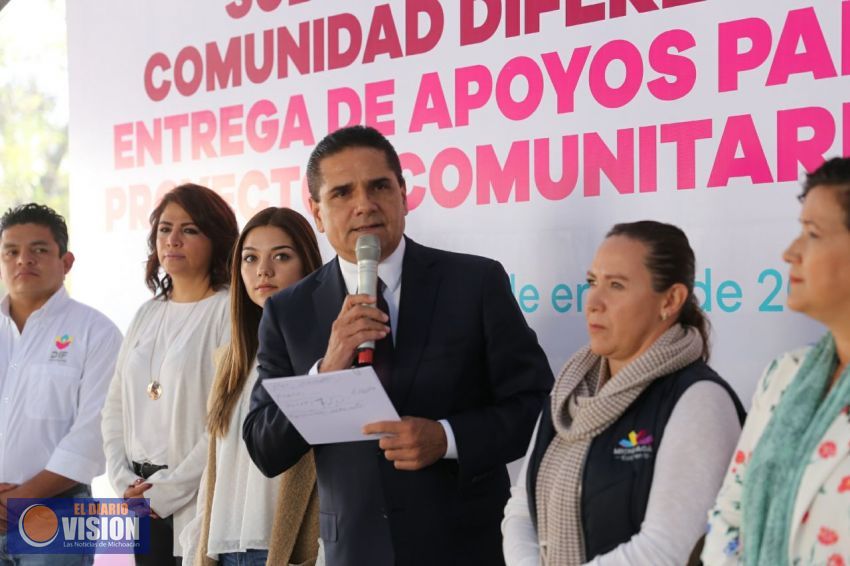 Entrega Gobernador proyectos comunitarios a DIF municipales 