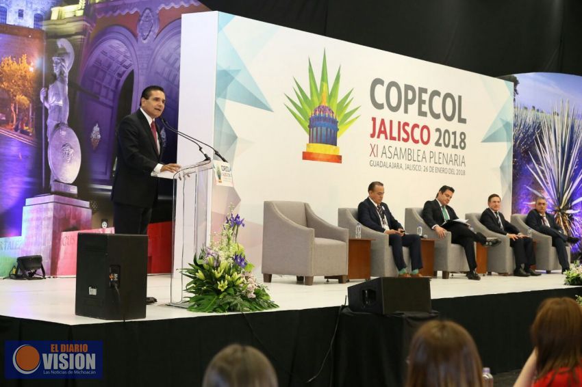 Llama Silvano Aureoles a transformar modelo económico para abatir pobreza en México