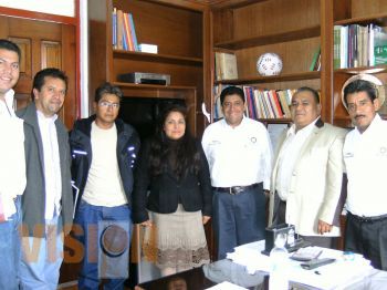 Rafael Paz Vega y el edil Delfino Villanueva firman convenio de colaboración