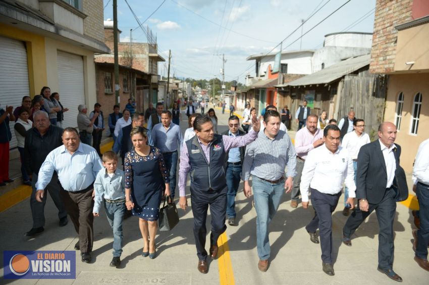 Dignifican infraestructura en Agostitlán
