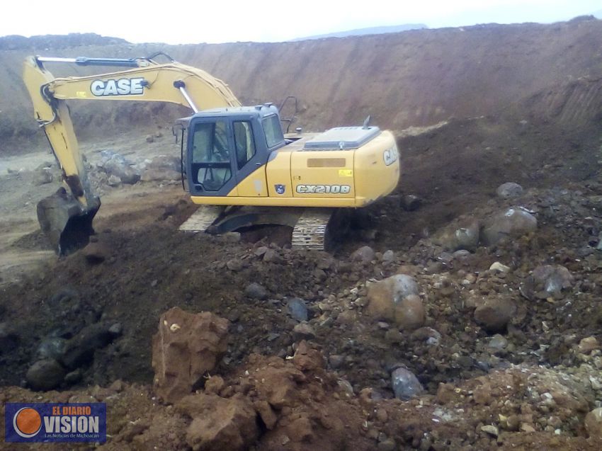 Rehabilita Sedrua 136 kilómetros de caminos rurales en Apatzingán: Sigala
