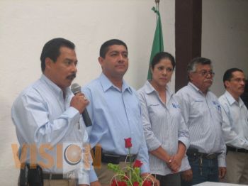 Se registra Librado Martínez Carranza en las internas del PAN