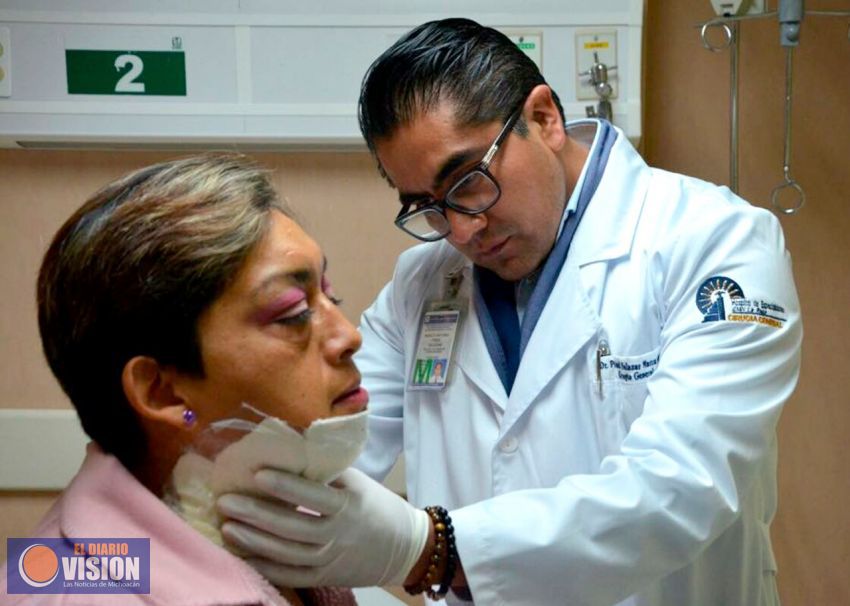 Médicos de la raza realizan cirugía de mínima invasión para cáncer de tiroides en el IMSS