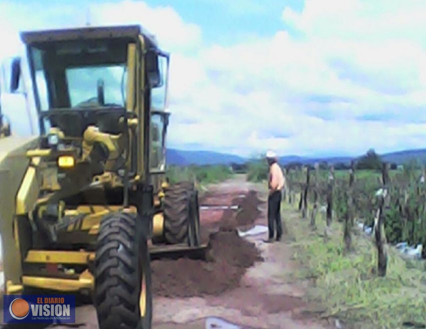 Rehabilita Sedrua 343 kilómetros de caminos rurales en Maravatío: Sigala