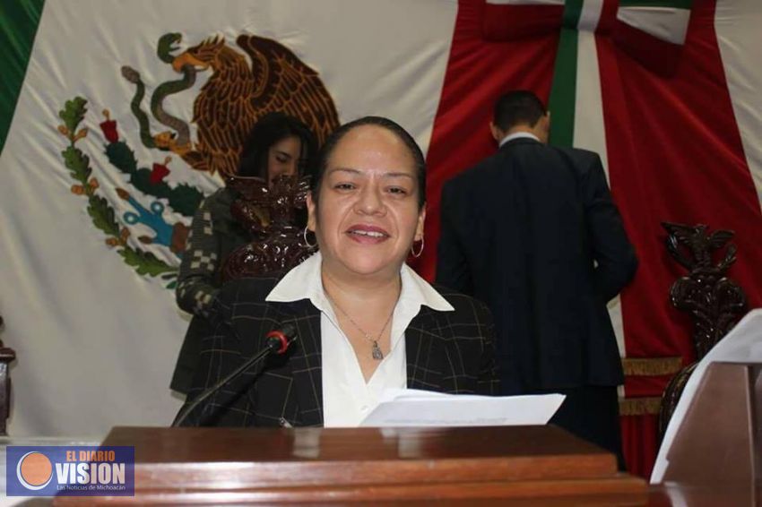 Dan  ha lugar a iniciativas turnadas a la Comisión de Puntos Constitucionales: Jeovana Alcántar