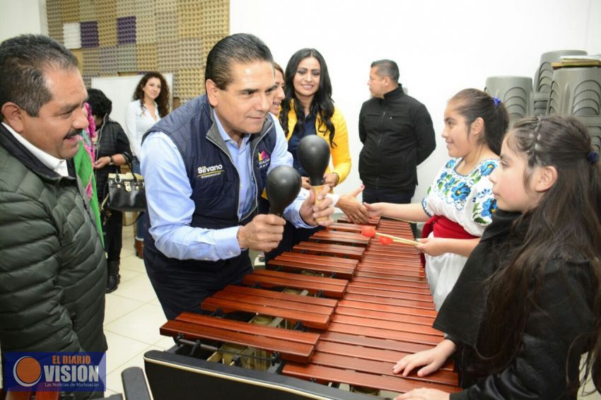 Entrega Gobernador infraestructura de salud y cultura en Pátzcuaro 