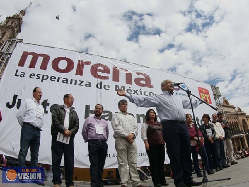 AMLO agradece a los medios cobertura a su precampaña