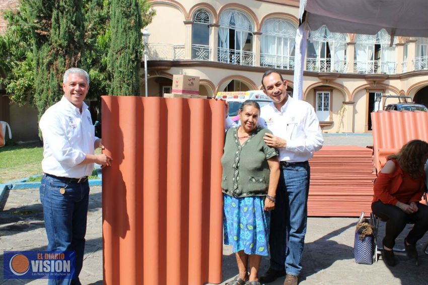 Entrega Sedesoh apoyo a sahuayenses afectados por la contingencia climatológica
