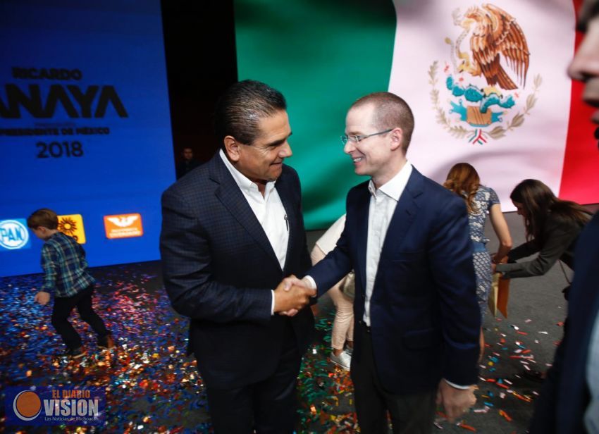 Asiste Silvano Aureoles a toma de protesta del candidato presidencial de Por México al Frente