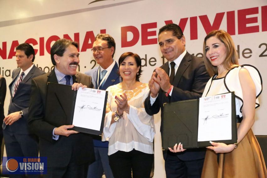 Llama Gobernador a buscar esquemas para que familias cuenten con vivienda digna