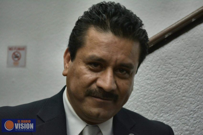 Mariano González tendrá que dialogar con las bases del PRI, hace falta: Roberto Carlos 