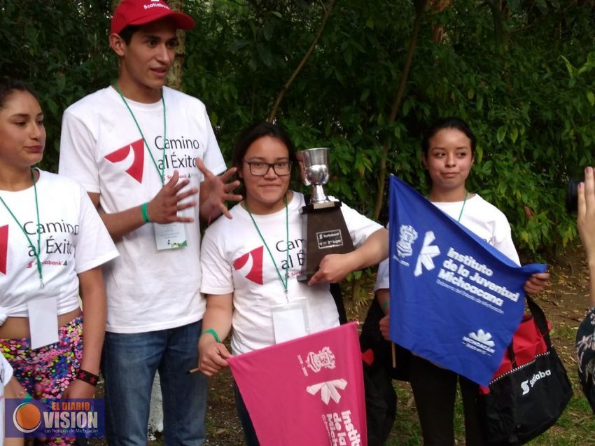 Michoacanos obtienen segundo lugar en campamento de innovación
