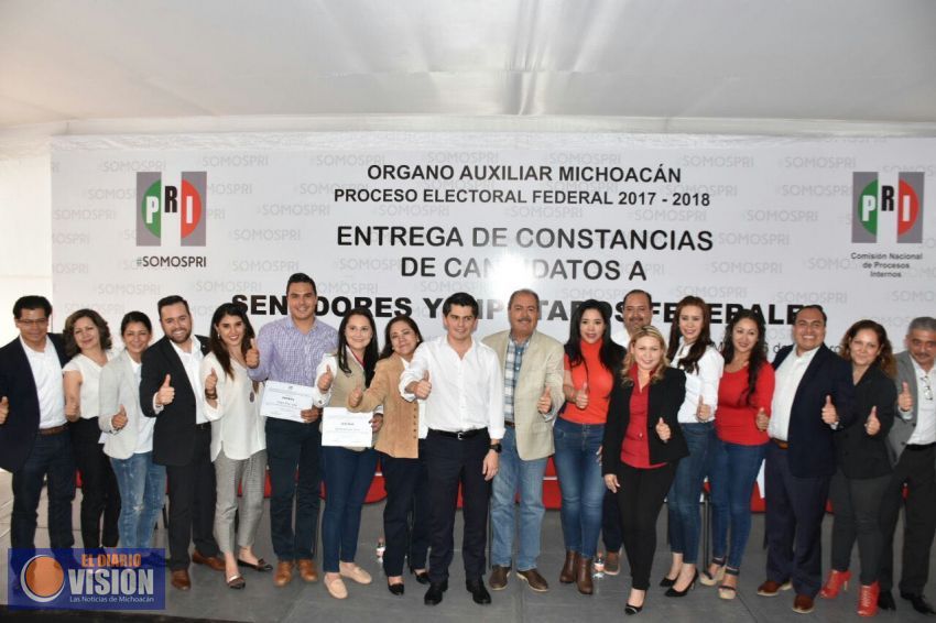 Entregan constancias a los candidatos al Senado y a Diputaciones Federales en el PRI 