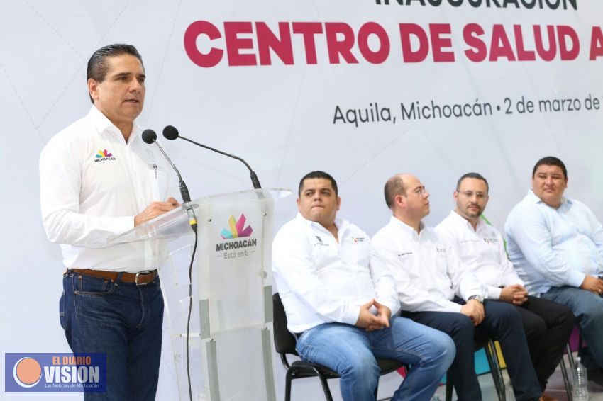 Tras casi 10 años de espera, entrega Gobernador Centro de Salud de Aquila